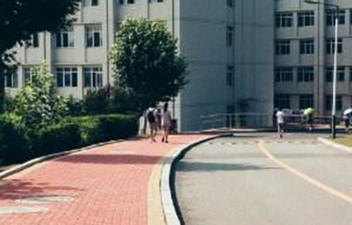 云南石林轮胎橡胶集团有限公司子弟学校