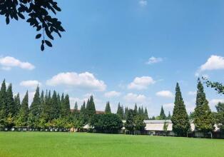 都江堰光亚学校