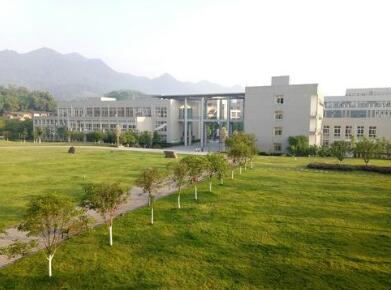 重庆市巴南区南泉中学