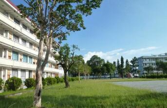 清镇市东门桥农业中学