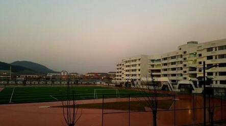 贵阳清镇北大培文学校