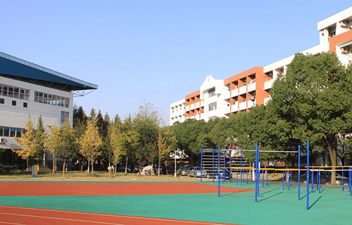 云南省丽江地区中学